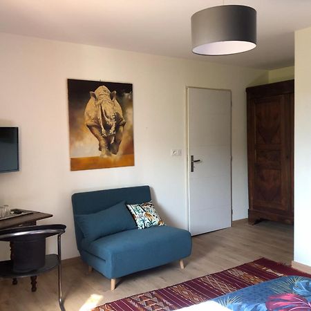 Chambre Sur Une Ile Saint-Bonnet-de-Rochefort エクステリア 写真
